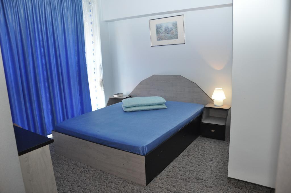 Hotel Valahia Targoviste Quarto foto